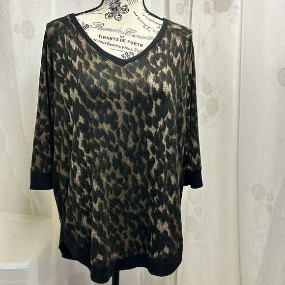 Maurices tunic size large - Picture 1 of 5